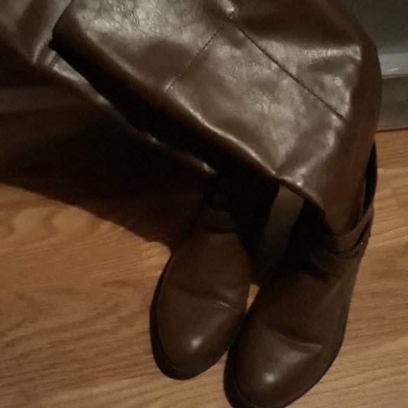 Boots - Picture 2 of 4